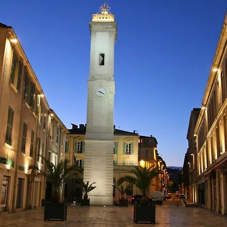 Le Gambetta - Moderne Centre